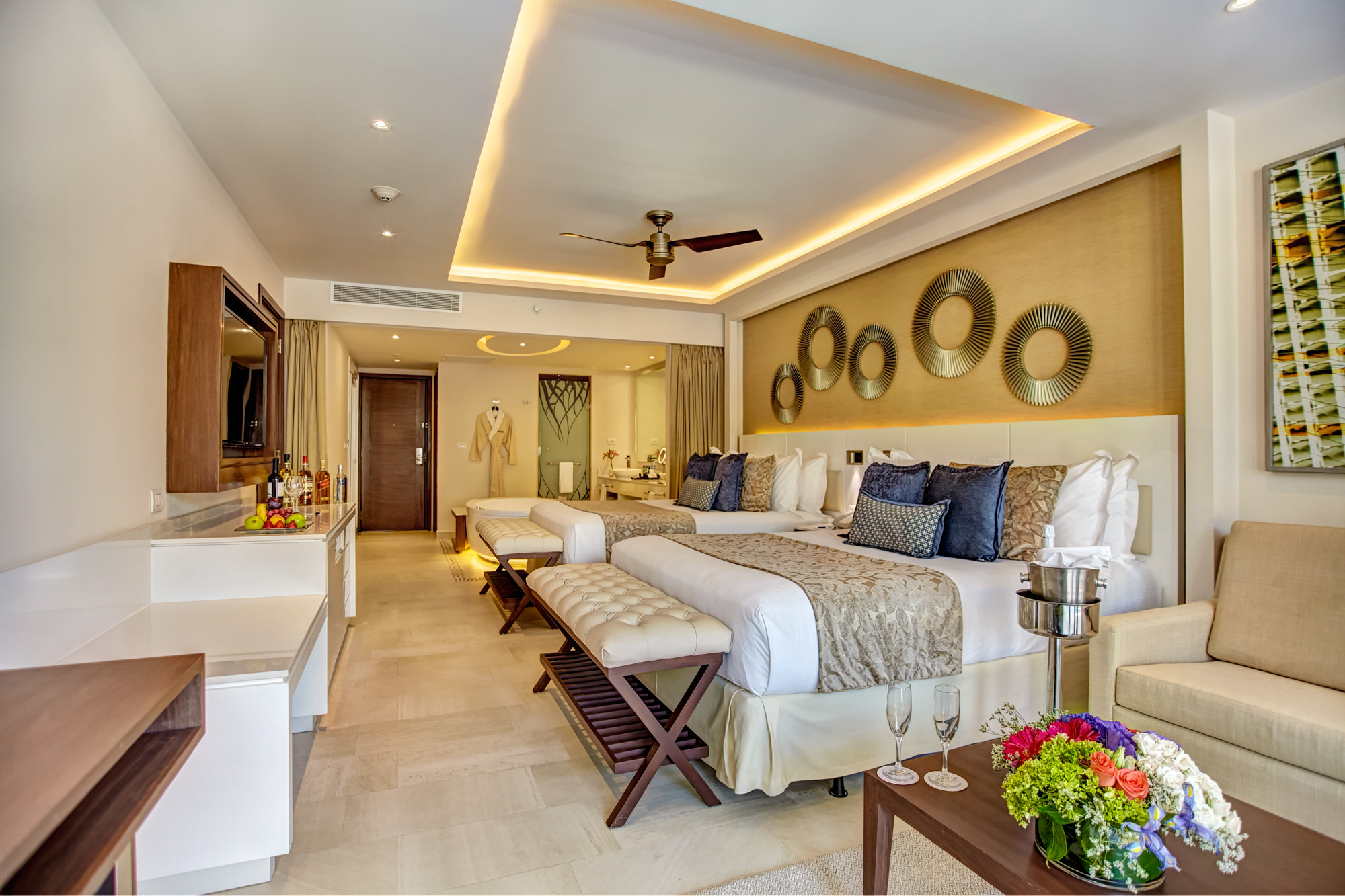 royalton_riviera_cancun_luxury_junior_suite_ocean_vew-4-6230a7dfdaf78