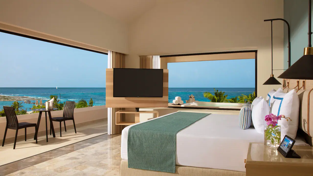 DREPA-P0003-Hot-Tub-Ocean-View-Bedroom.16x9 DREPA-P0003-Hot-Tub-Ocean-View-Bedroom.16x9
